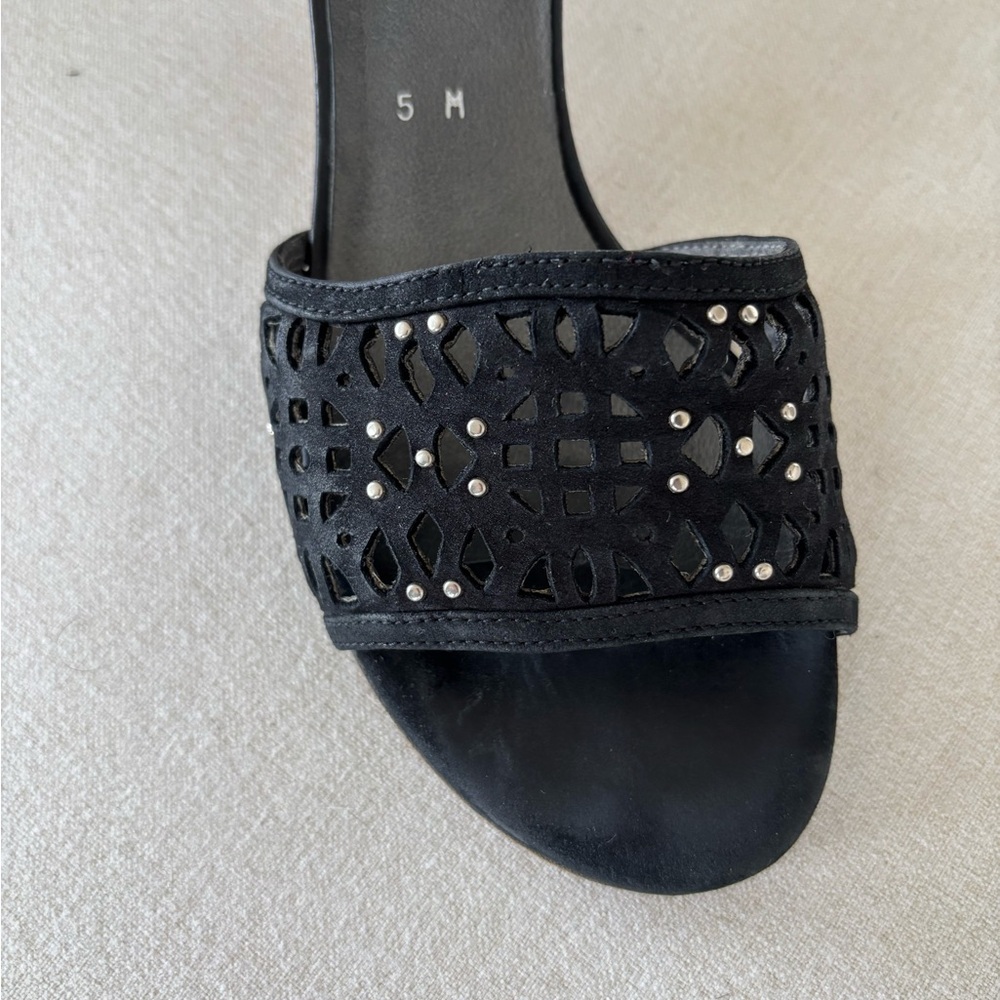 Stuart Weitzman kitten heels sandals black suede leather silver studs 5 - Picture 6 of 9